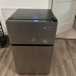 Magic Chef 3.1 cu. ft. Mini Fridge in Stainless Look