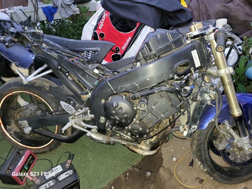 Yamaha R1