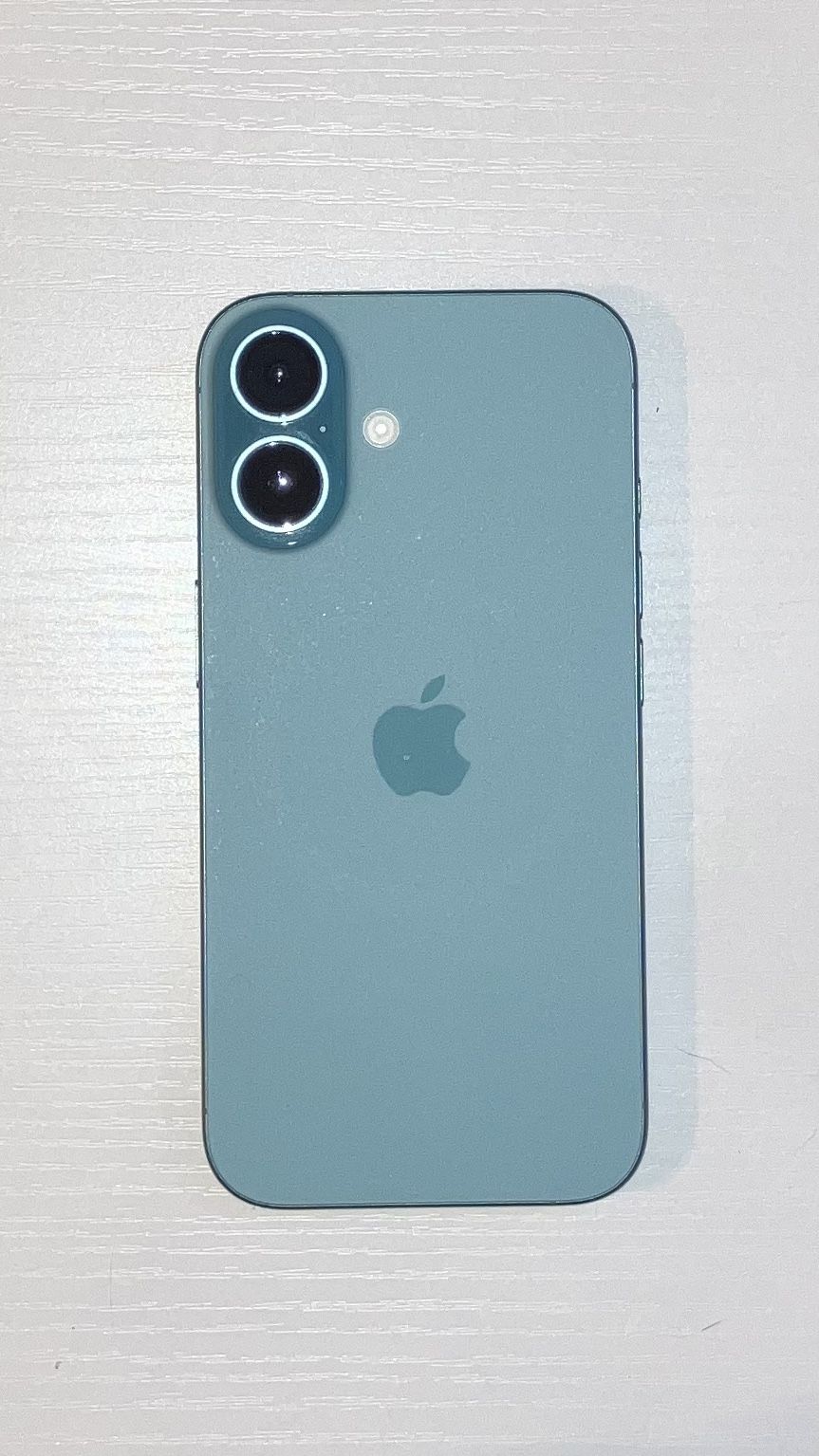 Teal iPhone 16