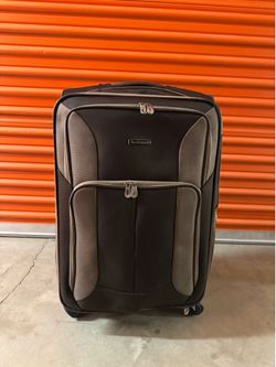 Rockland luggage rolling