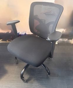 Ergonomic office chair with smooth glide rubber wheels