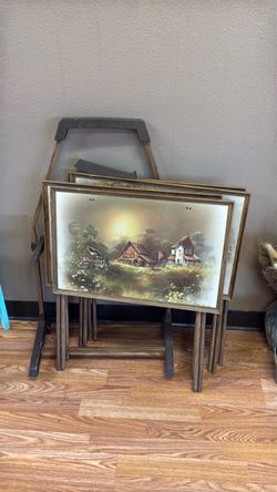Vintage set of tv trays