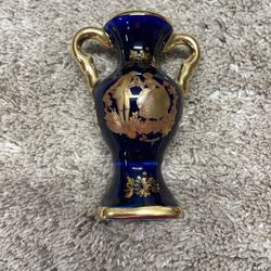 Small Limoge vase from France.