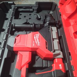 Milwaukee
M18 FUEL ONE-KEY 18V Lithium-lon Brushless Cordless 1-3/4 in. SDS-MAX Rotary Hammer (Tool-Only)