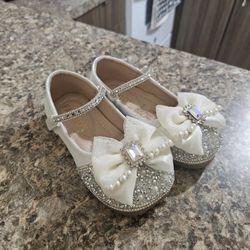 NEW Children's Shoes - Size EU 27 / US 10-10.5