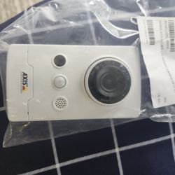 AXIS M1065-LW Network WiFi Or Ethernet Security Camara 