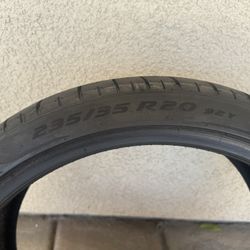 Pirelli PZero Tire 235/35R20 92Y (1) Tesla Model 3
