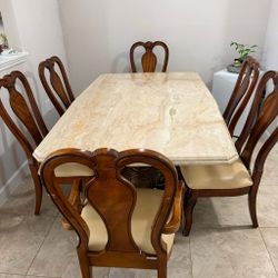 DINING TABLE WITH CHAIRS/ IN GREAT CONDITION/ GENUINE MARBLE TOP/ WOOD LEGS