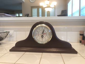 Wooden desk/mantel clock