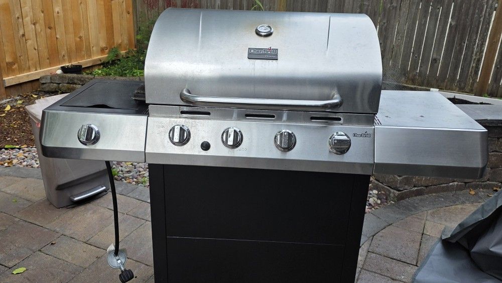 Charbroil Gas Grill