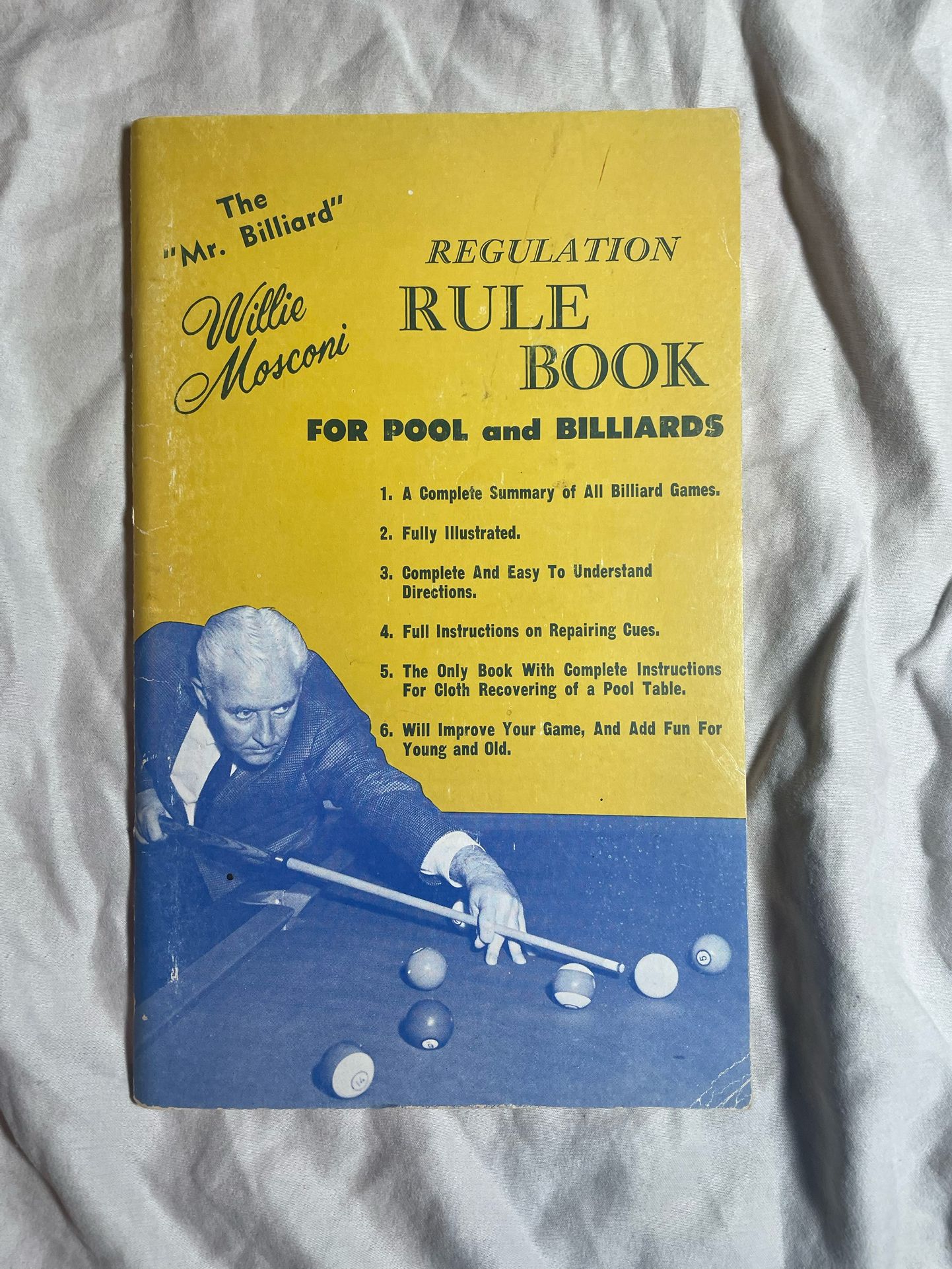 RARE VINTAGE REGULATION RULE BOOK FOR POOL AND BILLIARDS BY WILLIE MOSCONI