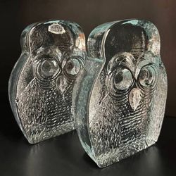 Vintage Authentic Mid Century Modern MCM Circa 1960s Pair Of Blenko Handcraft Blown Glass Owl Bookends