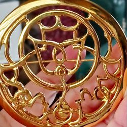 Vintage, Large Gold Brooch, "Mary Mcfadden", Signed. Wonderful Rendition Of A Celtic Knot. 3-1/16"in Diameter 