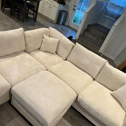 New Sectional Corduroy Couch with Ottoman! Free Delivery 🚚!