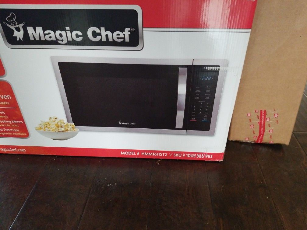 Magic Chef 1.6 Cu Ft 1100 Watts Microwave Oven