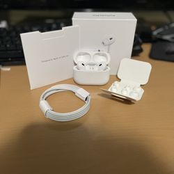 USB-C,Apple AirPods Pro 2nd Gen-ANC-Great Condition Wireless MagSafe Case