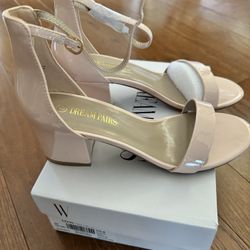 NWT Dream Pairs Strappy Sandals 