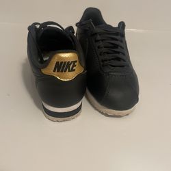 Nike Cortez women’s 5 1/2