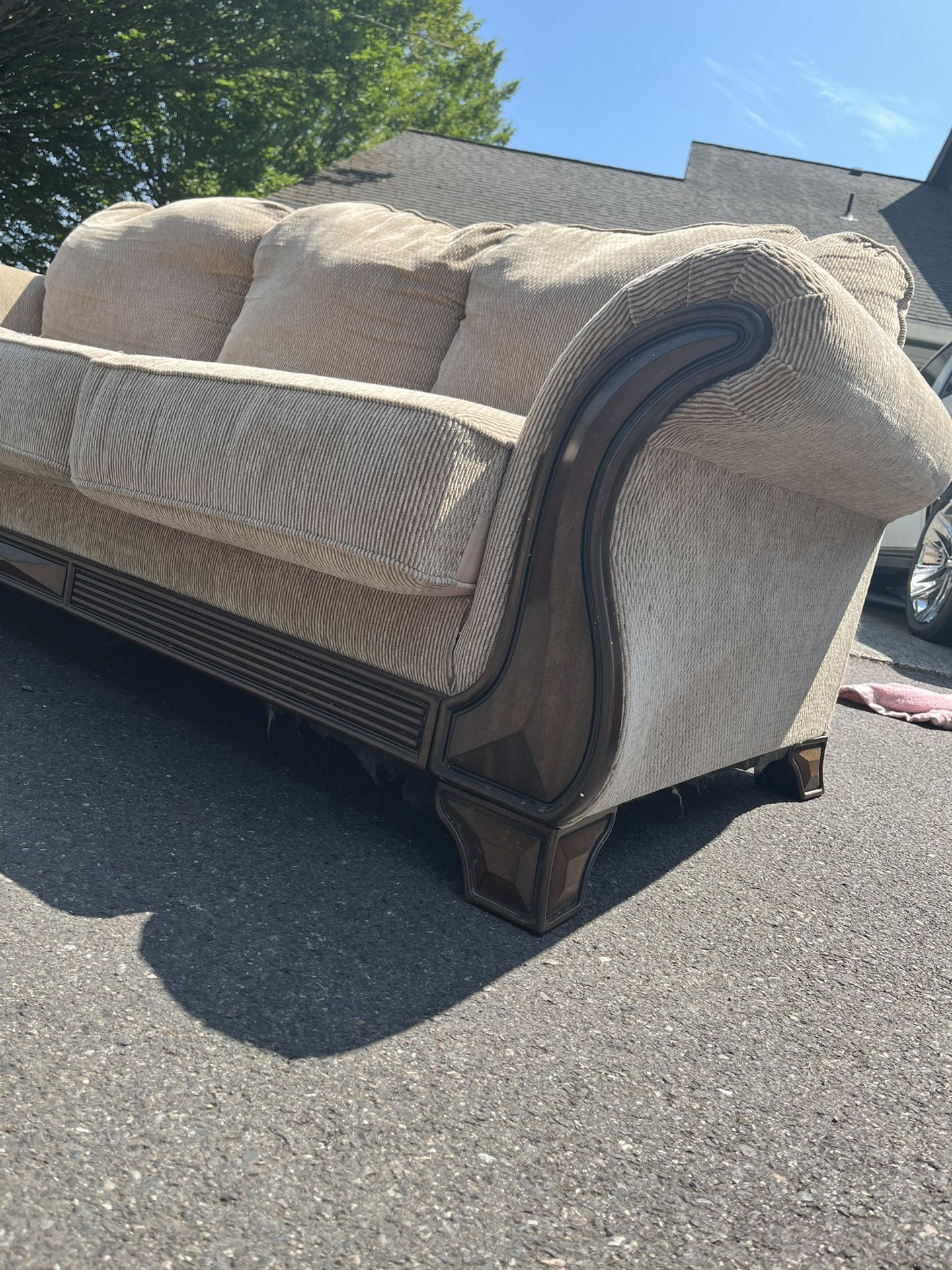 Clean And Comfortable Cute Couch!