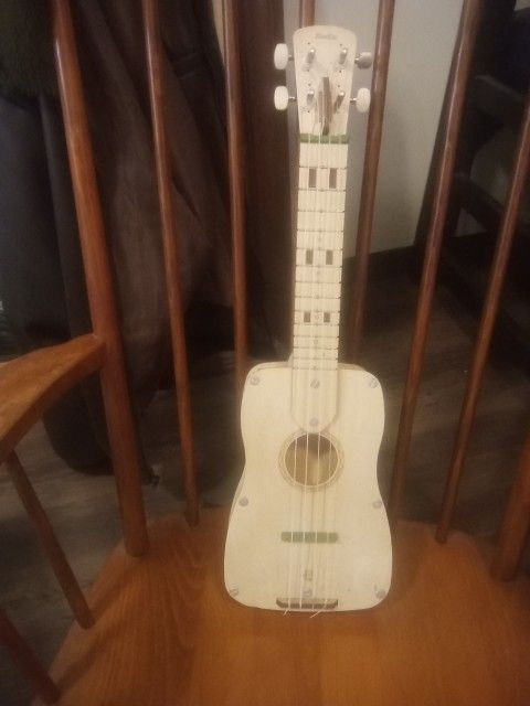 Kiwi Co Kids 4 String Guitar Like New