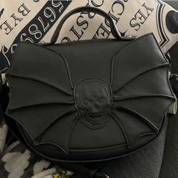 Black Skull Crossbody 