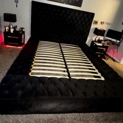 Jonnay Upholstered Platform Storage Queen Bed