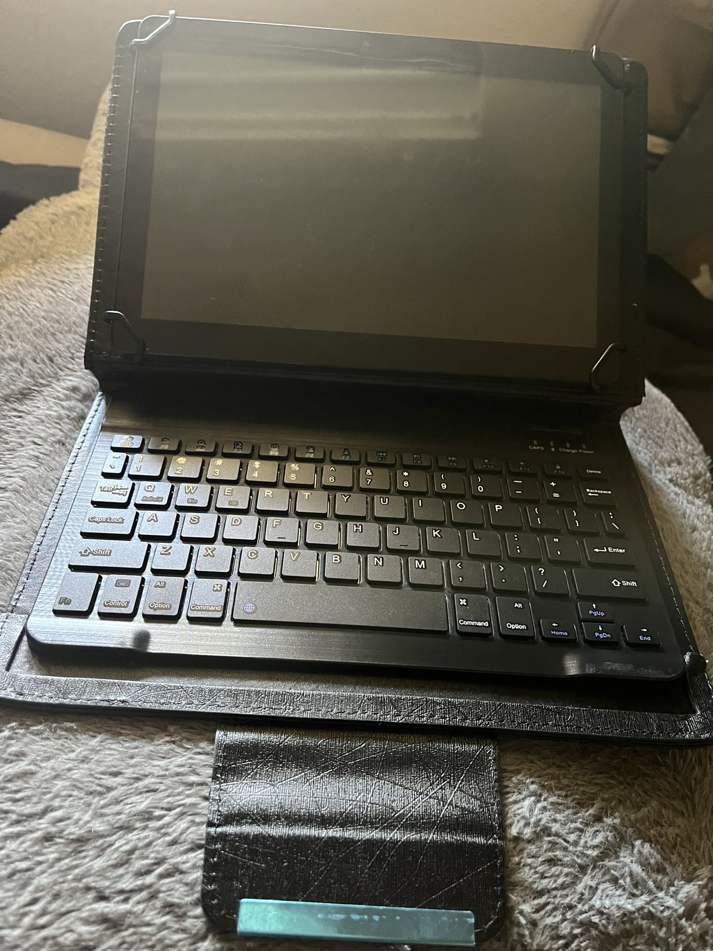 Tablet With Keyboard 