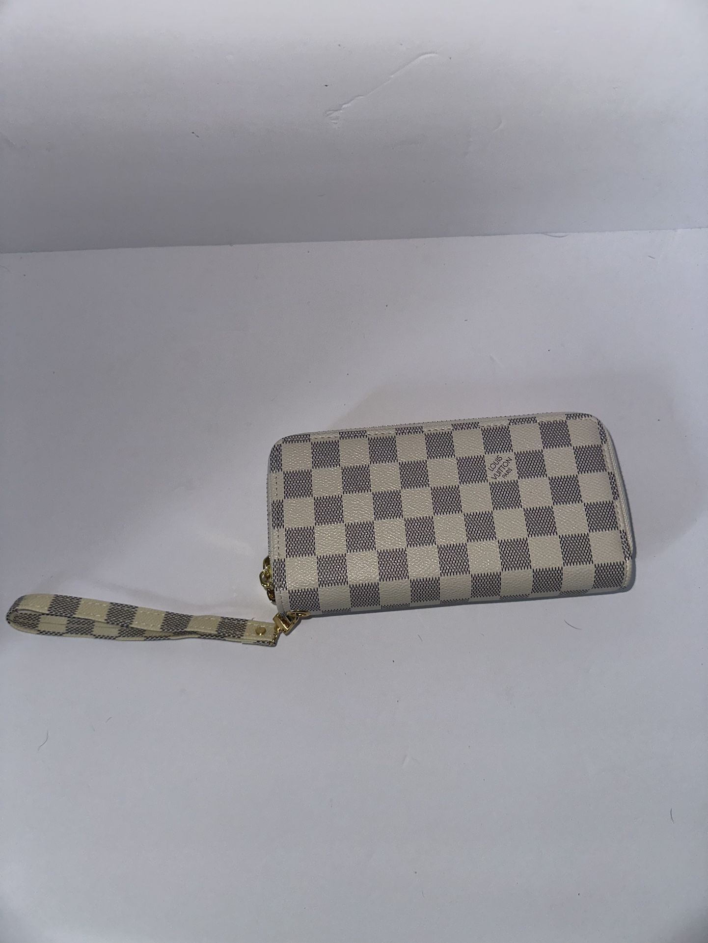 Women’s White Wallet – Brand New
