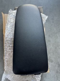 06-08 Audi a4 Armrest Lid