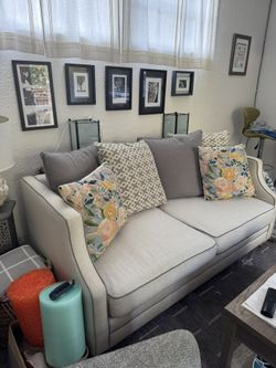 Couch/love Seat