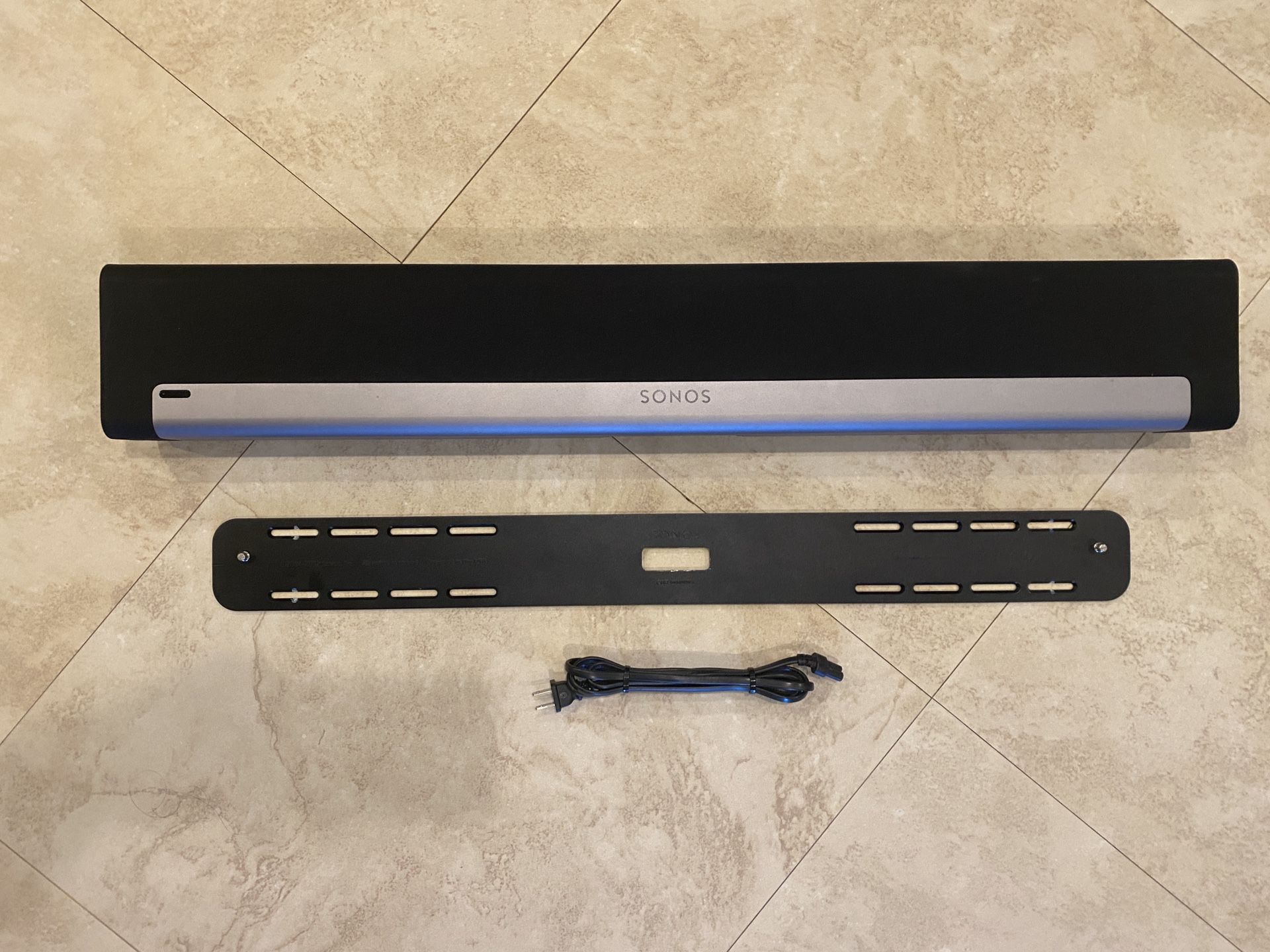 SONOS PLAYBAR with Wall Mount - like NEW