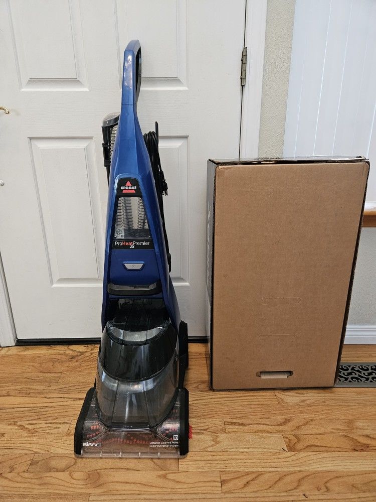 NEW COND BISSEL SHAMPOO WITH ACCESSORI , WORKS EXCELLENT , IN THE BOX