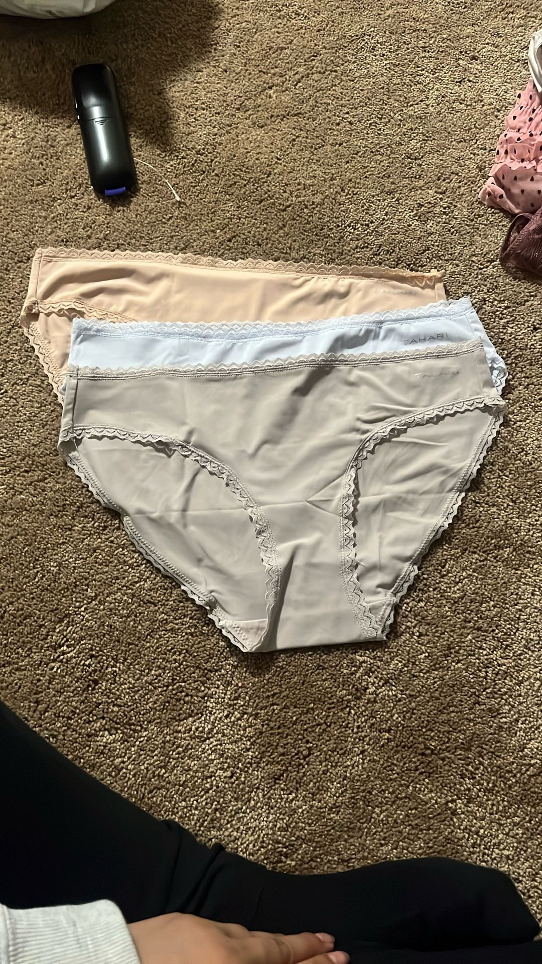 2 Pairs Of Seamless Underwear