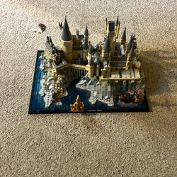Harry Potter Hogwarts Castle And Ground Lego Set