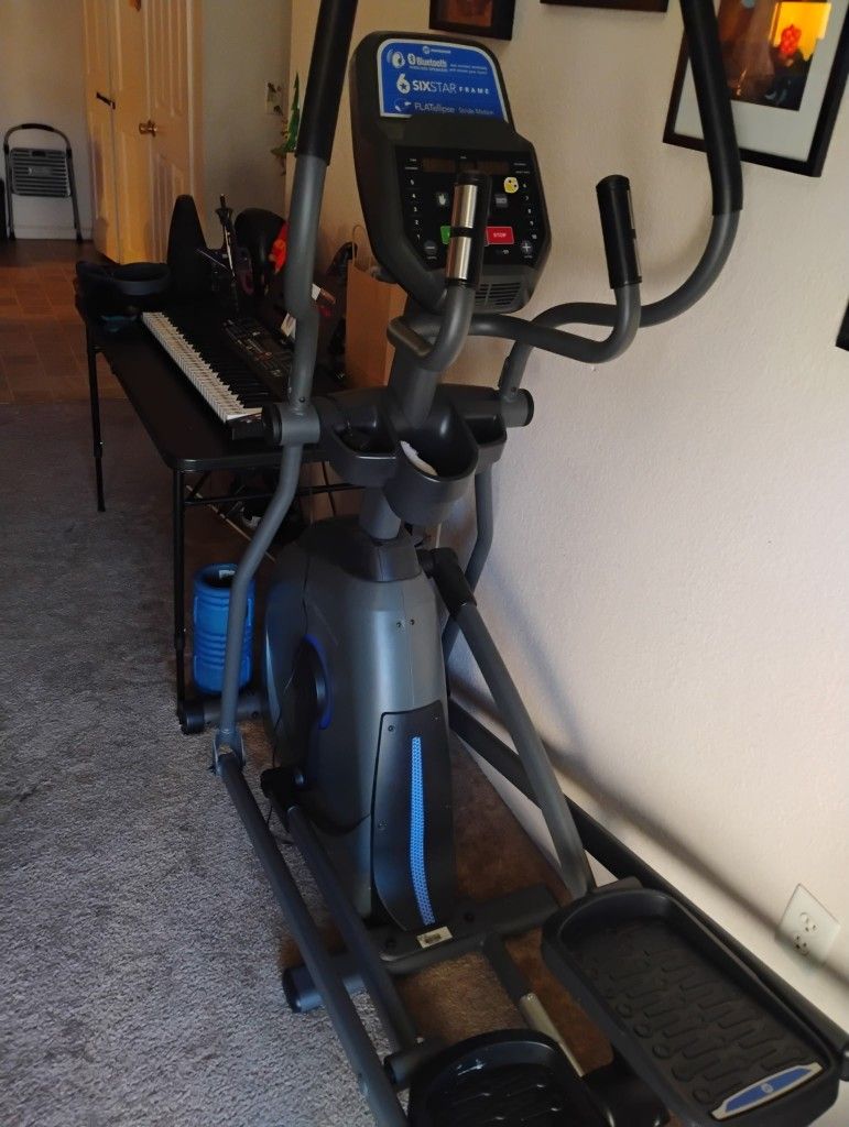 Elliptical Horizon Fitness EX59