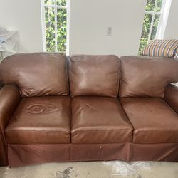 Brown Leather Couch / Sleeper Couch Pull Out Mattress 