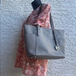 Michael Kors Jet Set East West Large Top Zip Tote in "Dove Grey" color, used