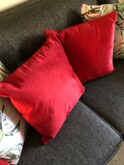 RED VELVET THROW PILLOWS