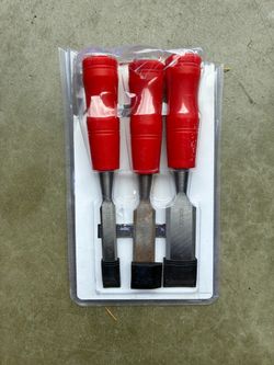 Chisel set.