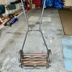 Push Mower 18”  Manual Excellent 