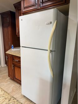 Refrigerator used