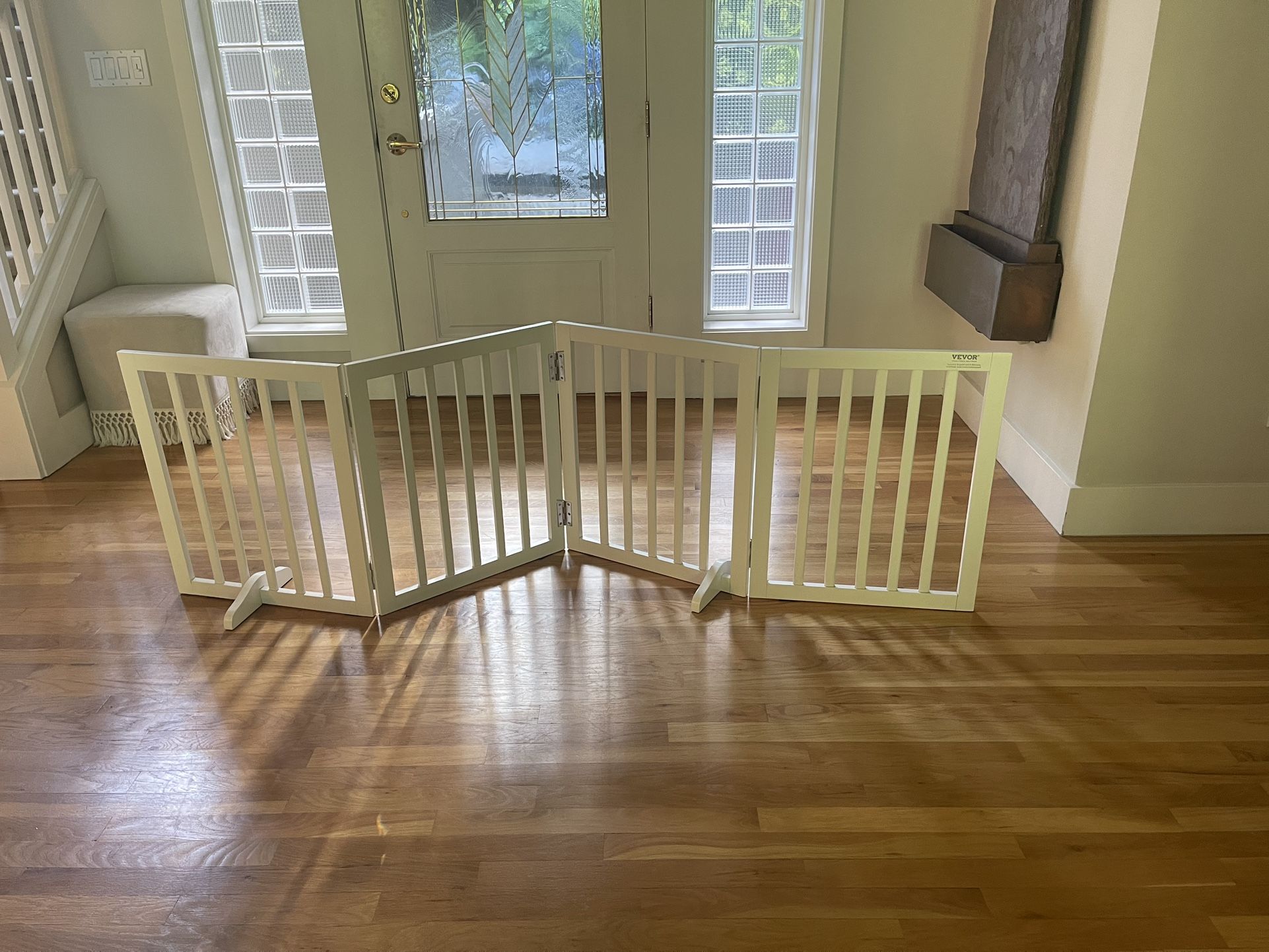 Freestanding Pet Gate - white