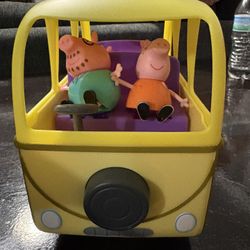 Peppa Pig Van With Family Members 
