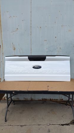 2023 2024 2025 2026 Ford F250 F350 F450 Oxford White Tailgate