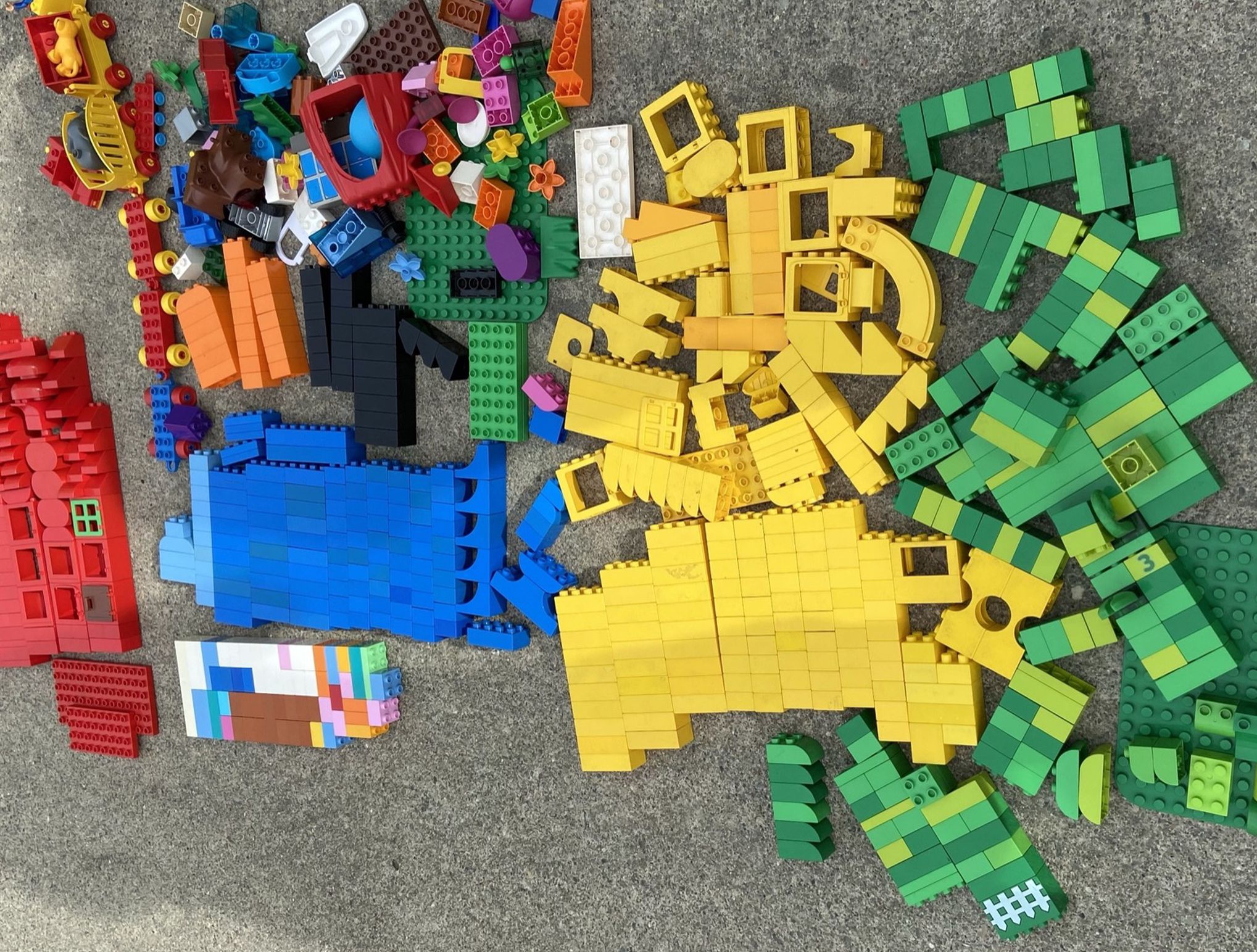 Lego Duplo 600 Pieces