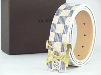 LV BELT... Size 34 (MAKE AN OFFER NOW)