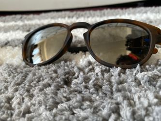 Oakley shades, Latch