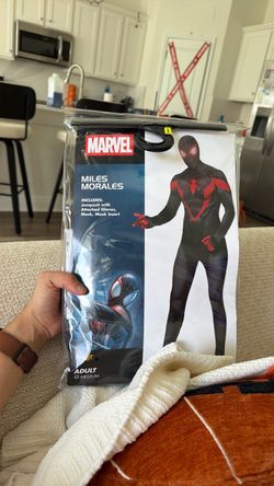 Miles costume M