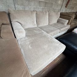 Sectional Couch (WE DELIVER)