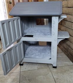 Waterproof Two Story Cat House with Escape Door / Cat Condo